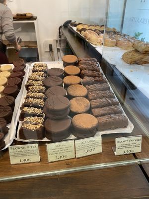 Dulces   at Hanai Vegana in Barcelona