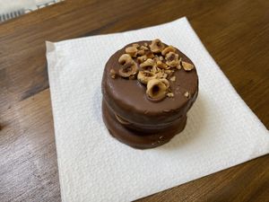 Alfajor de avellana   at Hanai Vegana in Barcelona