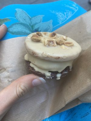 Mr. Chrunchie  at Hanai Vegana in Barcelona