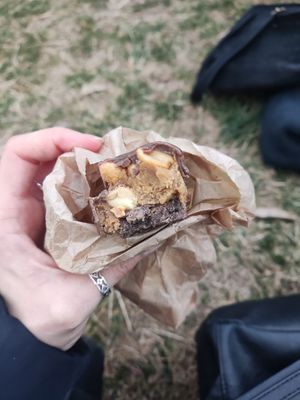 Snicker's bar at Hanai Vegana in Barcelona