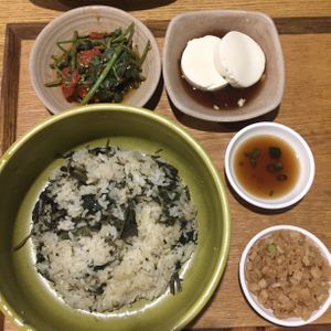 Completely vegan meal at Sonyeo Mill - 소녀방앗간 in Seoul