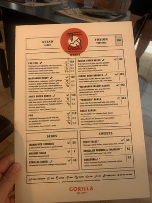 Salade aux pickles et poires  at Gorilla in Lagos