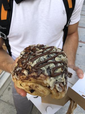 Vegan Schoko crossaint   at Crumb in Crete