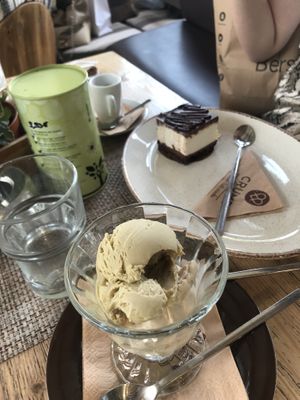 Vegan ice cream and cake at Crumb in Crete