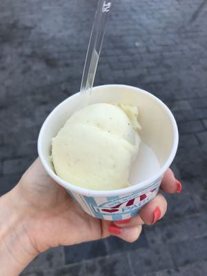 Vegan Vanilla Icecream at Crumb in Crete