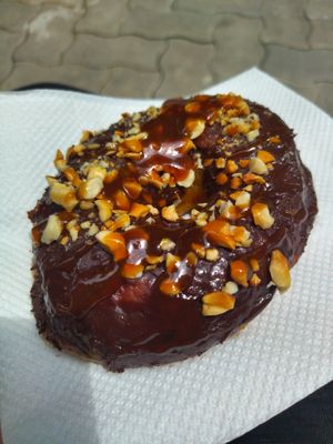 Chocolate, peanut and salted caramel at DUH Vegan in Porto