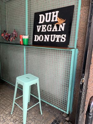 Entrance details  at DUH Vegan in Porto