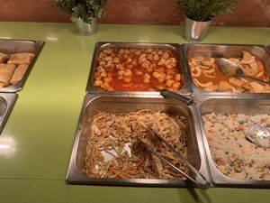 sweet & sour “chicken” + lo mein were good! at Shi-Shang in Madrid