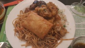 buffet food at Shi-Shang in Madrid