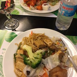 Yummy vegan Chinese - all you can eat! at Shi-Shang in Madrid