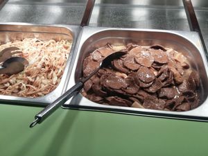 Buffet dish at Shi-Shang in Madrid