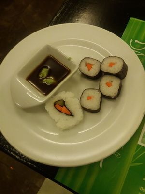 Vegan sushi at Shi-Shang in Madrid