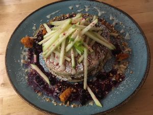 Apple pie vegan pancakes at EatMyTrip  in Barcelona