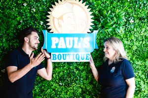 Shop Owner Edvin and his mom will gladly serve you during your stay at Bohemian Burgers in Bruges