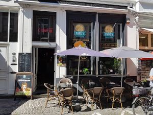 front - terrace at Bohemian Burgers in Bruges