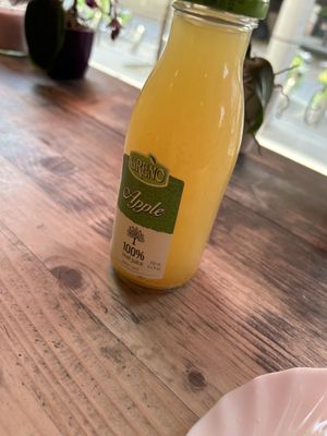 Apple juice  at Napfenyes Cukraszat - Bajcsy Zsilinszky in Budapest