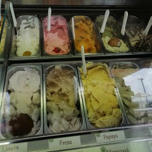 Many vegan flavours at Pliza 21 in Gran Canaria