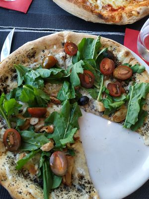 Pizza de boletus y trufa at Rustico Pizza e Vino in Gran Canaria