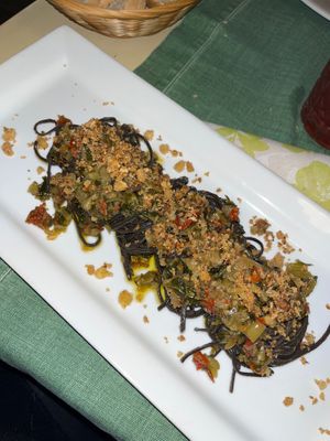 Black spaghetti  at La Pepiniere in Florence