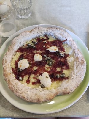 Bocca di Rosa vegan pizza at La Pepiniere in Florence