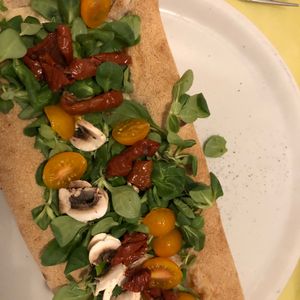 Veganized pizza at La Pepiniere in Florence