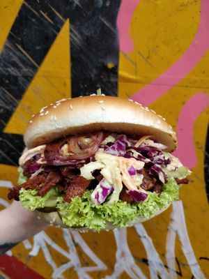 Shpungkredt burger. Price: 350₽ at Veganga in Moscow
