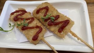 Tempura vegetable skewers (蔬菜串楊) at HéHé LèWū 和合樂屋 in Kaohsiung