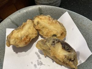 Tempura stuffed mushrooms at HéHé LèWū 和合樂屋 in Kaohsiung
