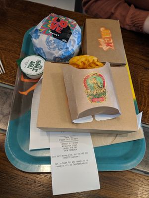 Whole tray of vegan food! Burger, curry, fries and jackfruit wings at LHR - Leon - T2 in West London