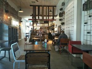 Warm, rustic, historic ambience. One vegan option. Coffee was good. Service good at BeanStation Cafe in Wodonga