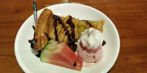 Apple Pie at Casa Bonita in Cat Ba