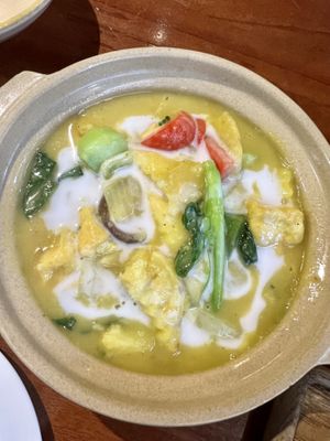 Tofu and veg curry with coconut milk   at Casa Bonita in Cat Ba