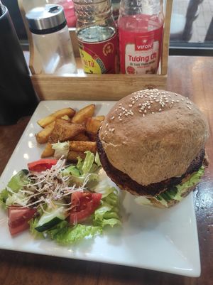 Veggie burger (vegan) at Casa Bonita in Cat Ba