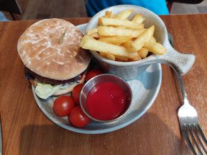Kids menu vegan at Ellis Gourmet Burger in Aalst
