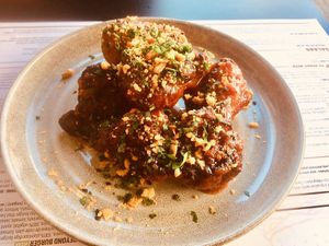 Bloemkool in een spicy jasje. at Ellis Gourmet Burger in Aalst