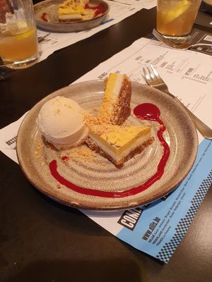 Vegan dessert with vegan vanilla icecream at Ellis Gourmet Burger in Knokke-heist