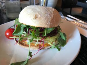 Vegan beet the root burger at Ellis - De Keyserlei in Antwerpen