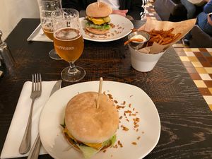 Beyond burger and sweet potato fries at Ellis Gourmet Burger in Ghent