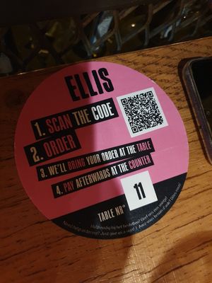 Bestellen via de QR-code at Ellis Gourmet Burger in Hasselt