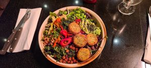 Vegan salad with added falafel at Cafe Vi2 in Aalborg