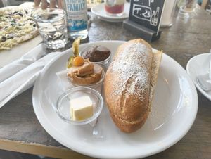  at Cafe Livres in Essen