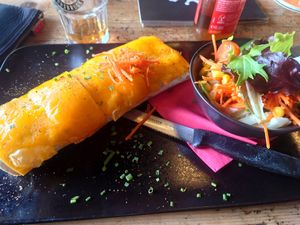 The only one option: vegan wrap with side salad at Coffeebar in Innsbruck