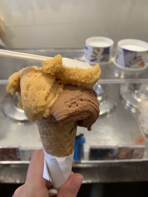Apricot and cocoa masss  at Gelateria De Coltelli in Pisa