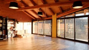 A spacious hayloft overlooking our garden is available for reading, listening to music or small group activities. at Casa Payer in Luserna San Giovanni