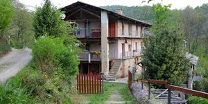 Casa Payer is situated on one of a series of bike tracks which wind through the woods and connect with the rest of the area. at Casa Payer in Luserna San Giovanni