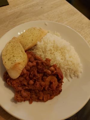 Vegan bean chilli, rice and garlic bread (yes it is vegan) at The Buck Hotel in Reeth