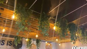 Vibe  at Mundo's in Maputo