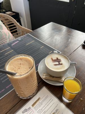 Bebidas 🥤   at Hustle n' Flow Eatery in San Pedro De Alcantara