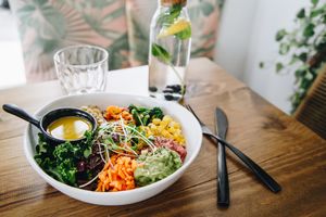 Lovely hearty salad on a warm summer day in Marbella at Hustle n' Flow Eatery in San Pedro De Alcantara