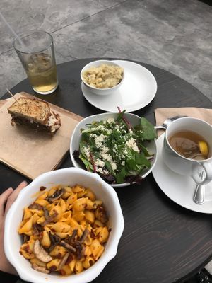 Warm Mac & cheese bowl, patty melt sandwich, side salad & side mashed potatoes at Fogwood + Fig in Port Jervis